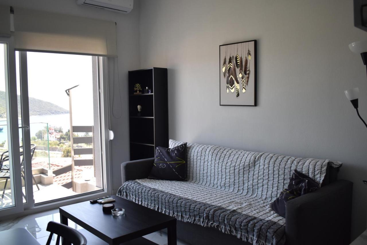 Relaxo Maisonette Elia Néa Péramos Екстериор снимка